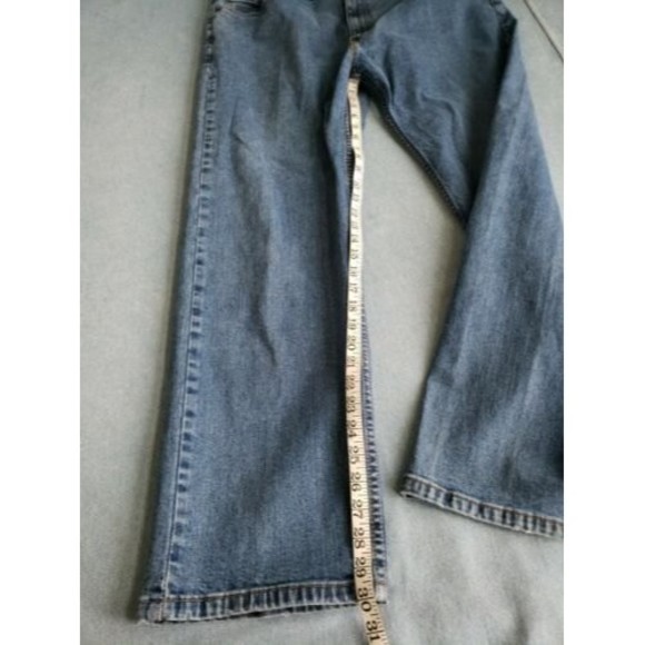 MEN'S LEVIS 505 STRAIGHT LEG JEANS  Medium Wash High Rise 42 x 32 Actual 41 x 30 - Picture 5 of 12